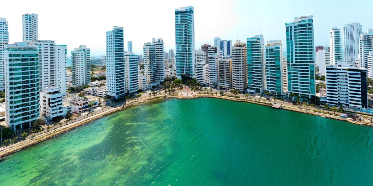 ATARDECER EN CATAMARAN FLAMANTE